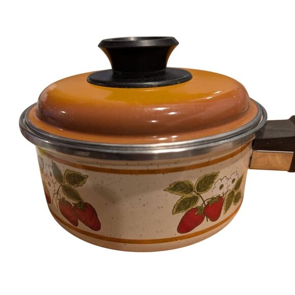 Vintage Strawberry Ceramic Saucepan Funky Retro Lid Kitchen Collectible - Picture 9 of 15